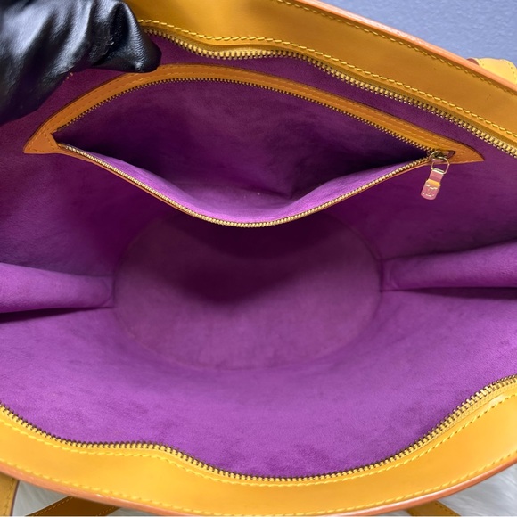 🌻⭐️Louis Vuitton Saint Jacques in EPI Leather⭐️🌻 - Picture 14 of 16